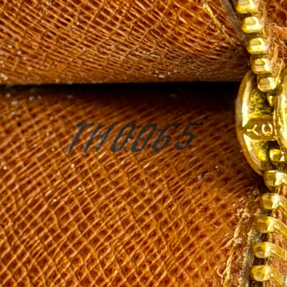 Louis Vuitton Monogram Sarah Wallet – Full Size Flap | Full Set | Vintage Icon - Picture 9 of 9